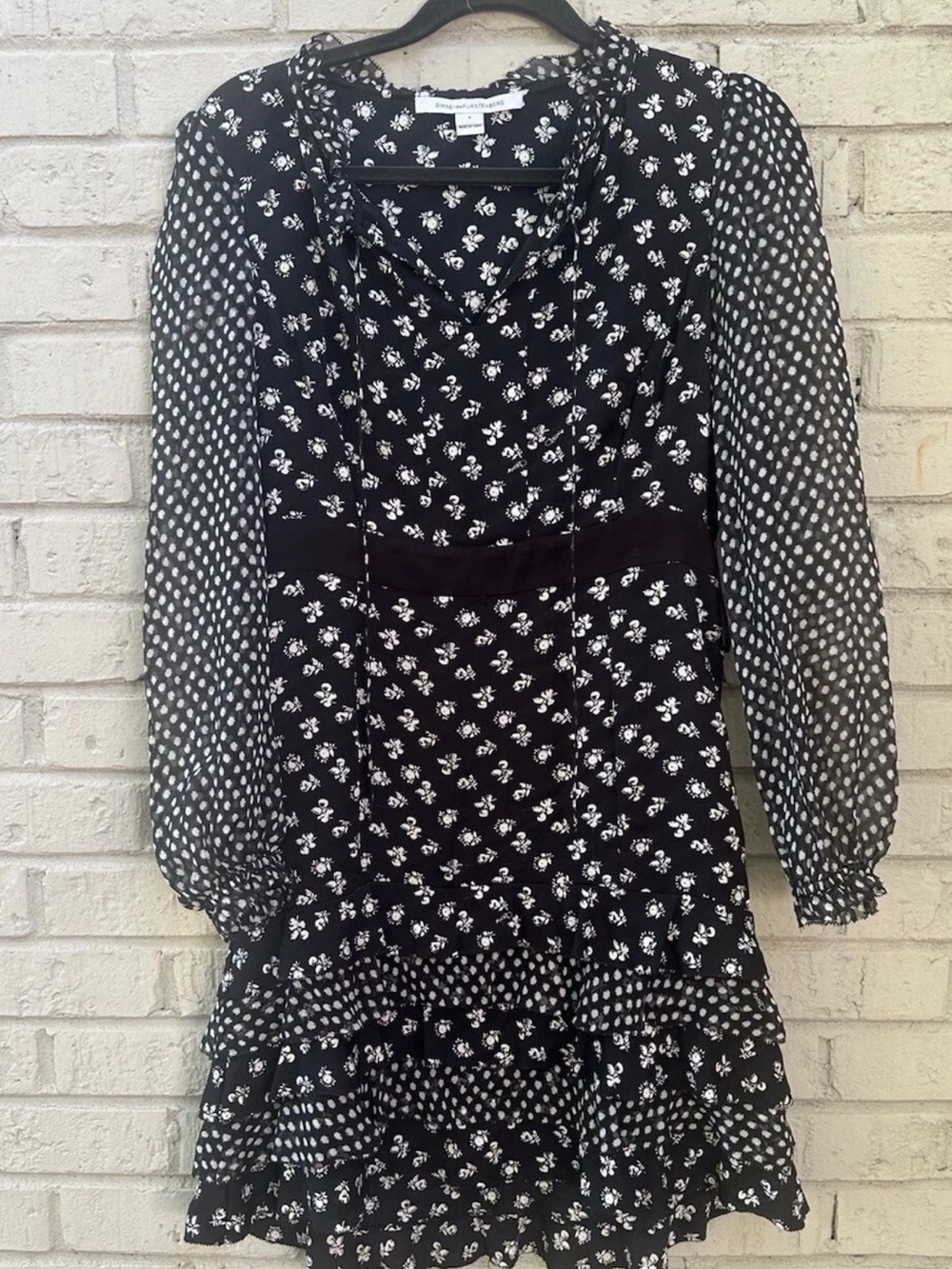 Diane Von Furstenberg DVF Black and White Floral Long-Sleeve Dress